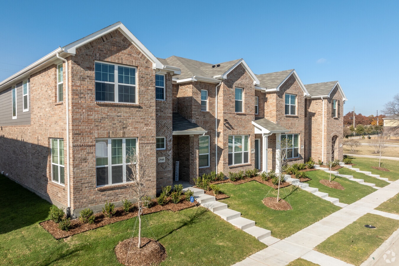 Cloverleaf Crossing Townhomes - Cloverleaf Crossing Townhomes