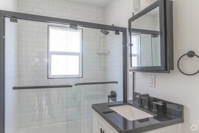 1BR, 1BA - 740 SF