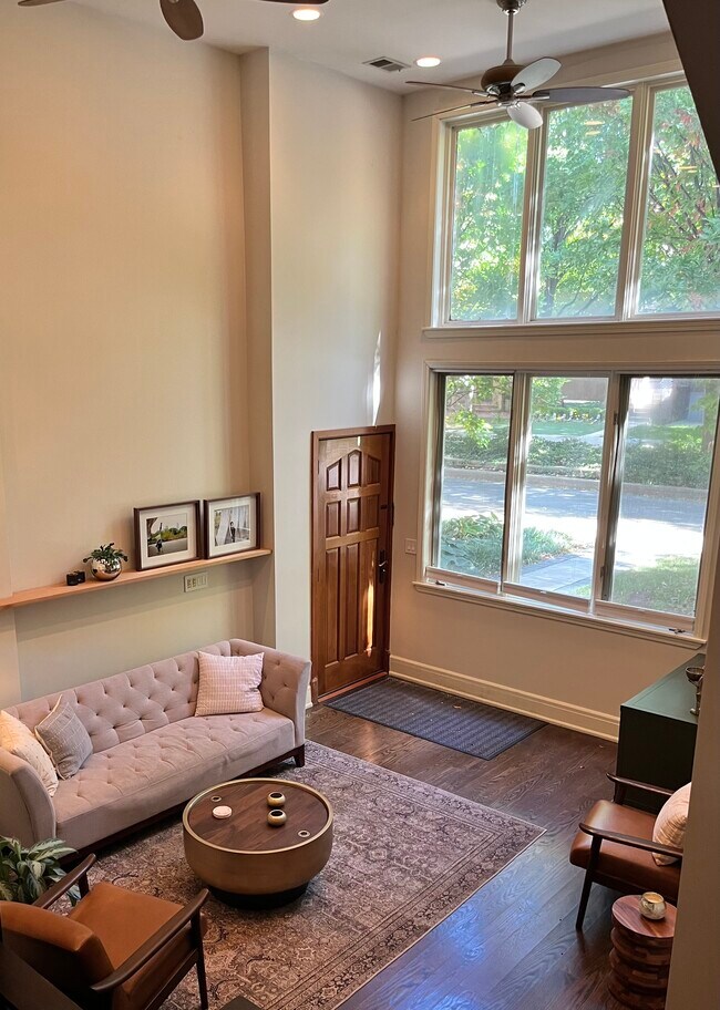 Photo - 832 S Bishop St Unidad Bishop Unti 1