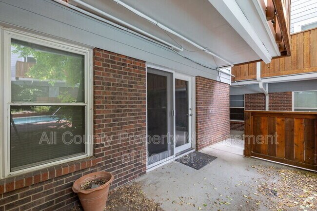 Building Photo - 1111 Maxwell Ave Unit #115 Rental
