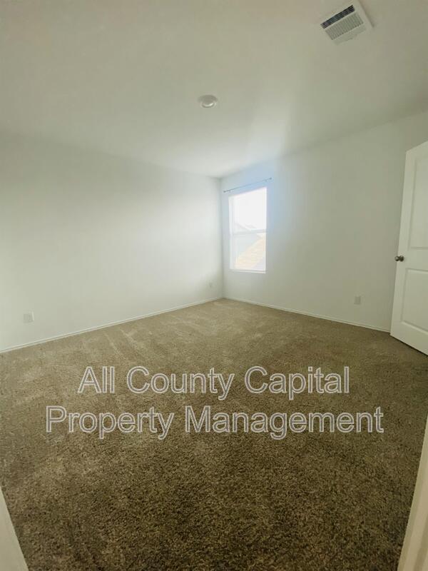 Photo - 385 Amber Gln