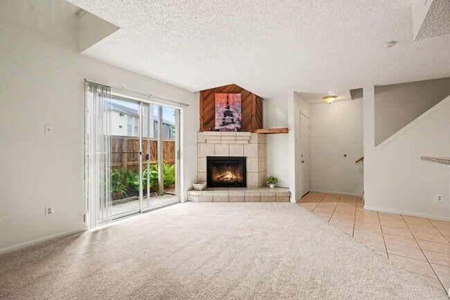 1900 Bay Area Blvd Unit 123 C