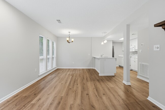 Photo - 379 Butternut Dr