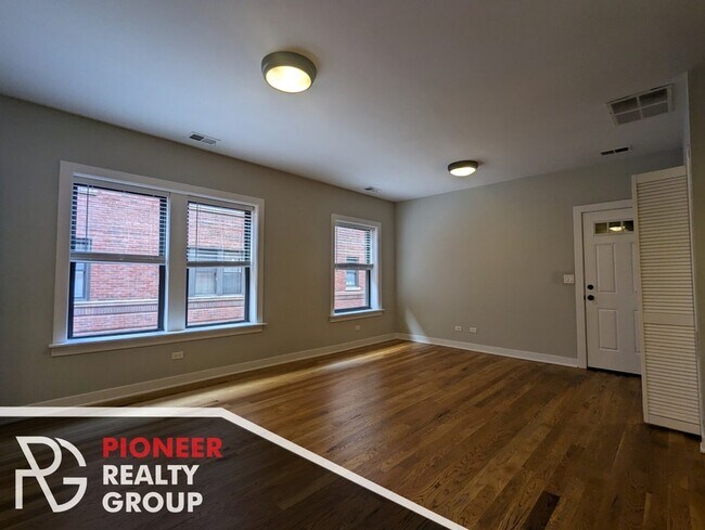 2209 W Eastwood Ave Unit 3