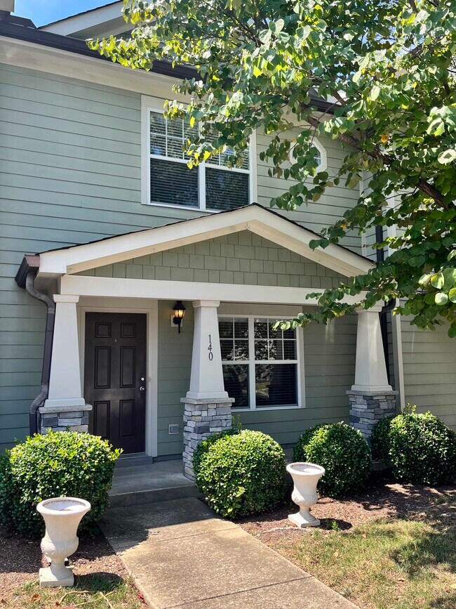 553 Rosedale Ave Apartment Unit 140 Nashville, TN