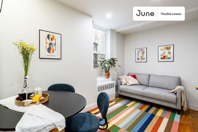 Photo - Adorable ROOM at The Lenox House Unit 1