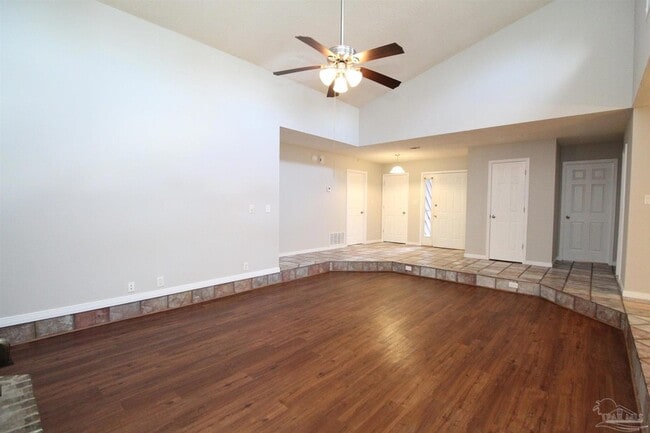 Photo - 5250 Powrie Dr