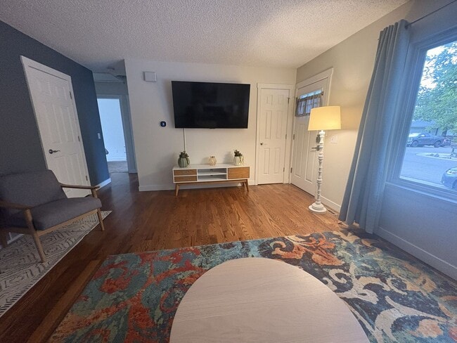 Photo - 2BD, 1BA Apartment for Lease in Lafayette