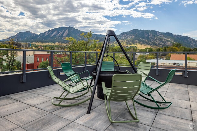 Rooftop - oLiv Boulder