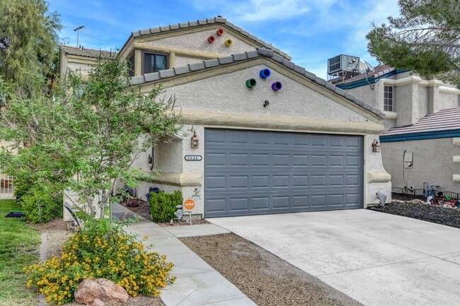 Photo - 3 bedroom home with pool!!