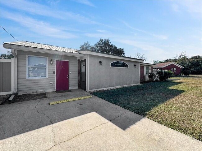 Building Photo - 1003 County Rd 17A W