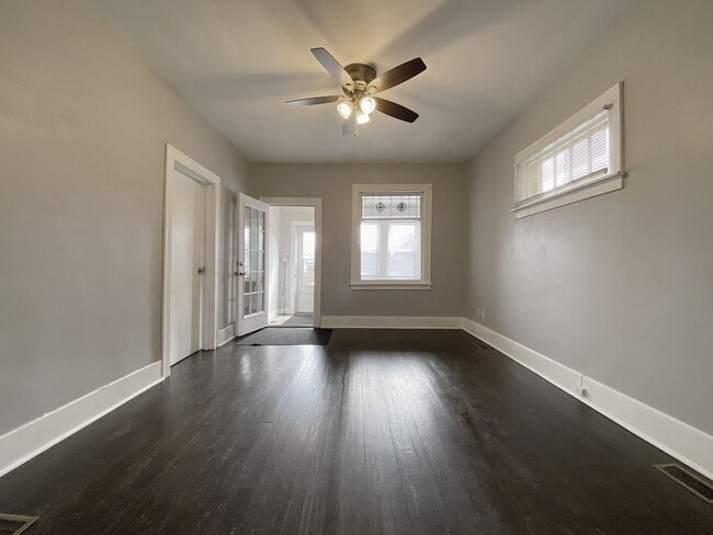 Photo - 4 Bedroom Home In Whiting, IN