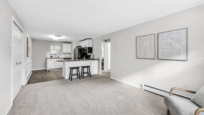Your Ideal Space Awaits in Our Expansive and Welcoming Living Rooms. - Edgewood Court Apartments