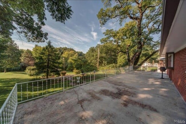 Photo - 18 Dorchester Dr