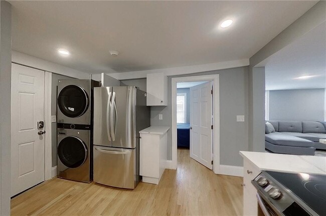 Photo - 382 Spring St Unit 2
