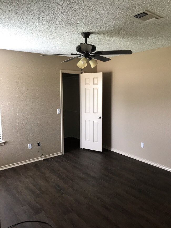 Bedroom - 1044 34th NE Unit 1044