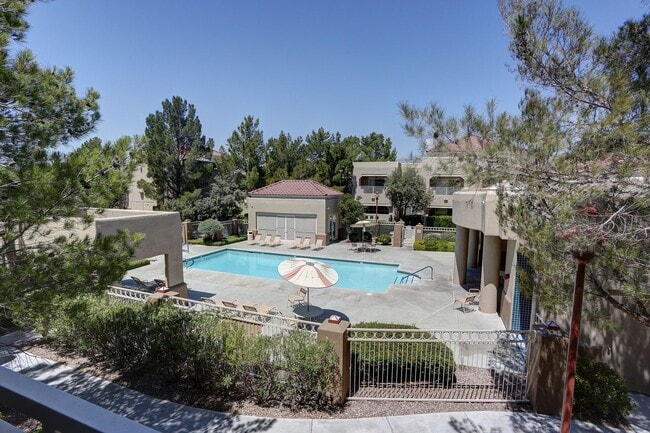 Photo - Gated First Floow Summerlin Condo - 2 Bedr...