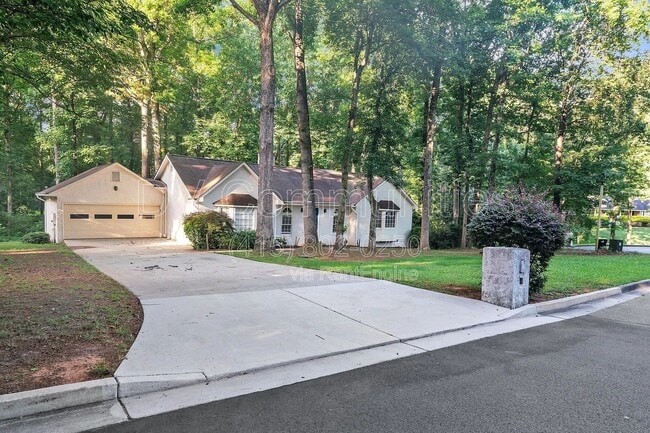 Photo - 2557 Ashley Cir