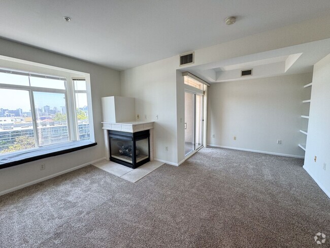 Building Photo - Bankers Hill - Spacious Studio/1 Bath With... Unit 333 Rental