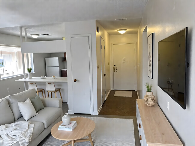 Photo - 910 F St Apartment