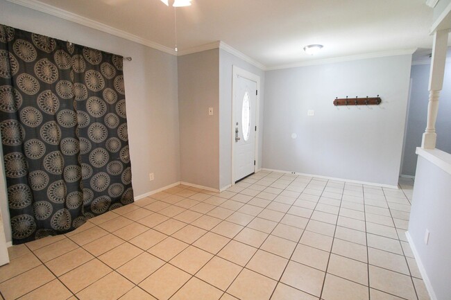 Photo - 10535 Breeds Hill Dr