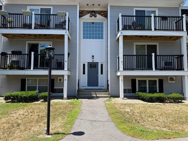 Building Photo - 13 Chapel Hill Dr Unit 9