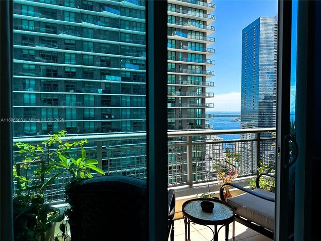 Photo - 60 SW 13th St Unidad 3418