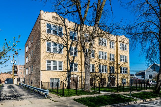 Building Photo - 404 School St Rental