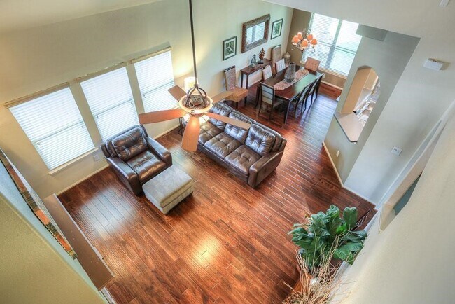 Photo - 66 W Spindle Tree Cir