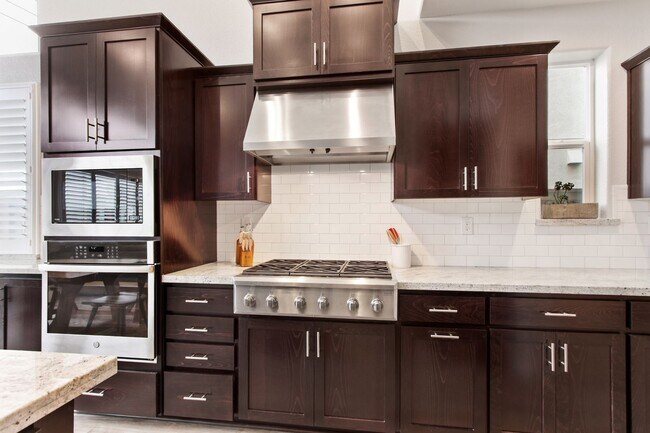 Photo - Springlake 3 Bedroom 3 Bathroom House