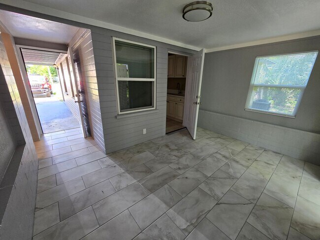 Photo - 112 Palm Dr