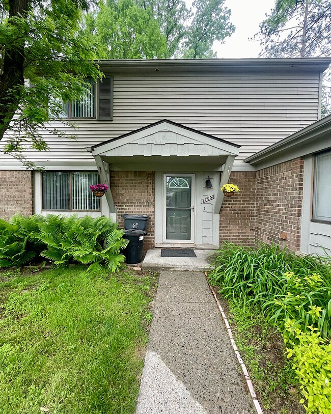 27033 Farmbrook Villa Dr Unit Updated condo for rent Condo for Rent