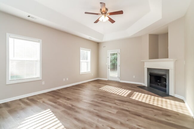 Photo - 18 Westin Way