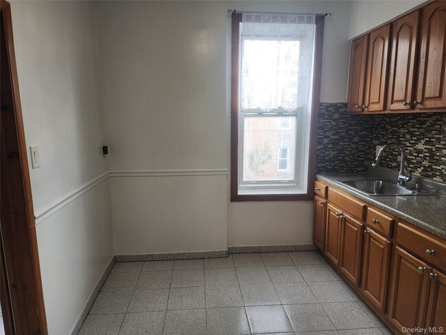 Photo - 60-48 68th Rd