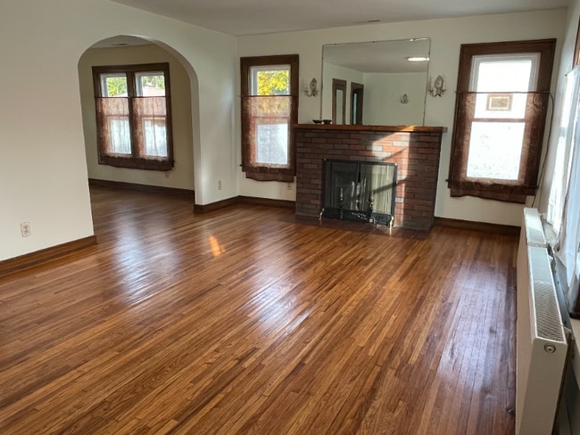 Photo - 208 W 3rd St