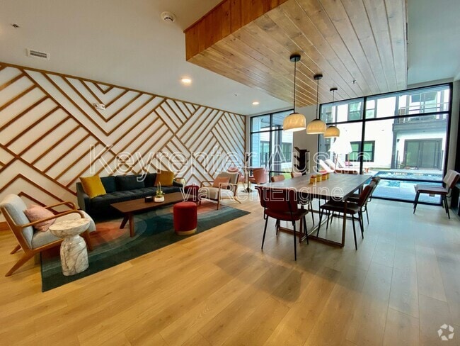 Building Photo - 3101 Govalle Ave Unit 307 Rental