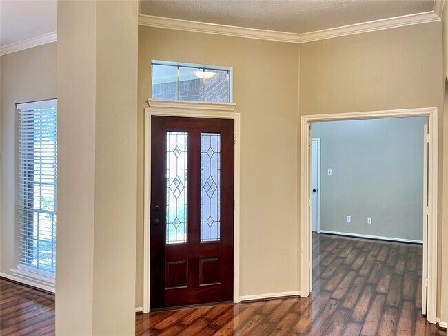 Photo - 1602 Lawick Cir