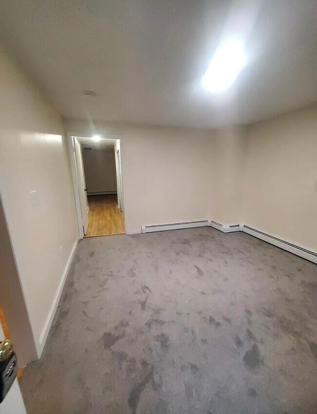 Photo - 235-237 Main St LLC Unidad 1