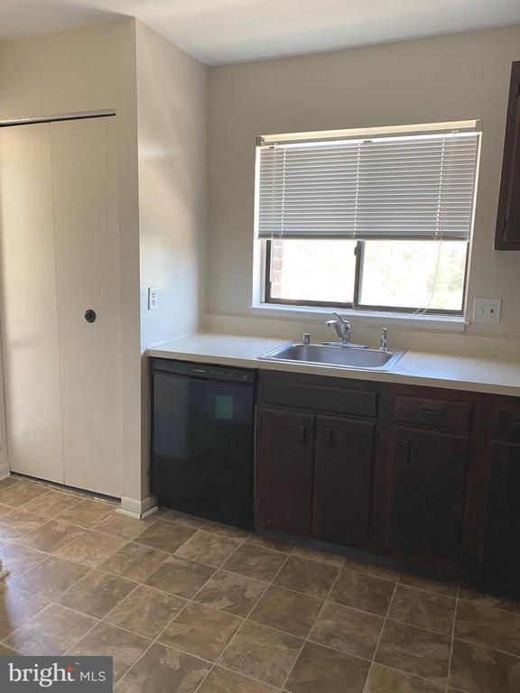 Photo - 15702 Dorset Rd Unit 202