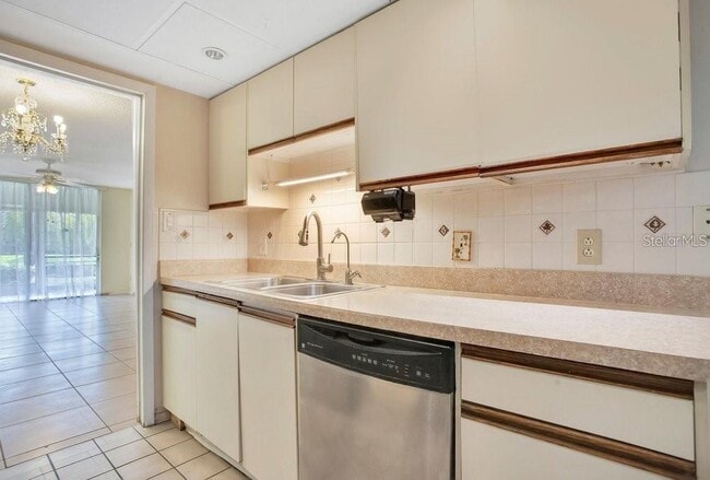 Photo - 1328 Pasadena Ave S Unidad 104