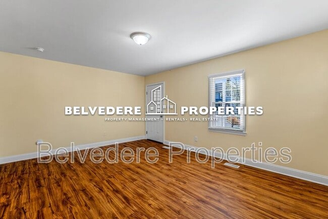 Photo - 810 Elwell Ave