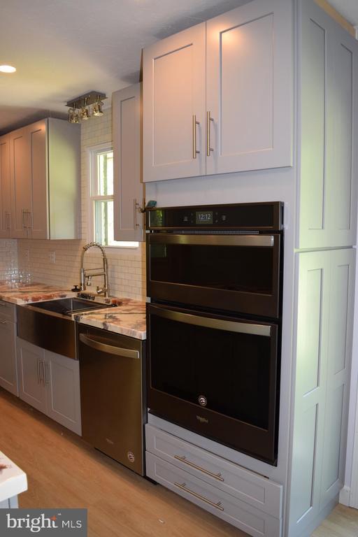 Photo - 999 Sunnyside Rd