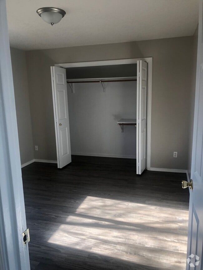 Building Photo - 1423 E Dakota Ave Unit 1423 E. Dakota Ave  B Rental