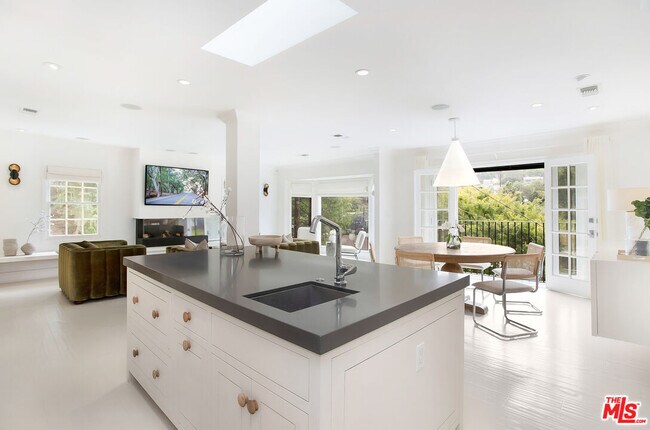 Photo - 5866 Spring Oak Dr