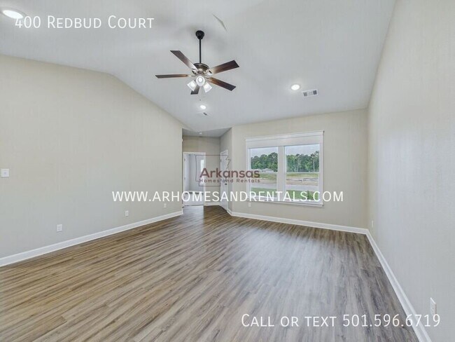 400 Redbud Ct