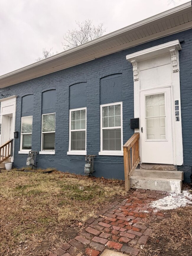 Building Photo - Gorgeous Updated 3 bedroom house!