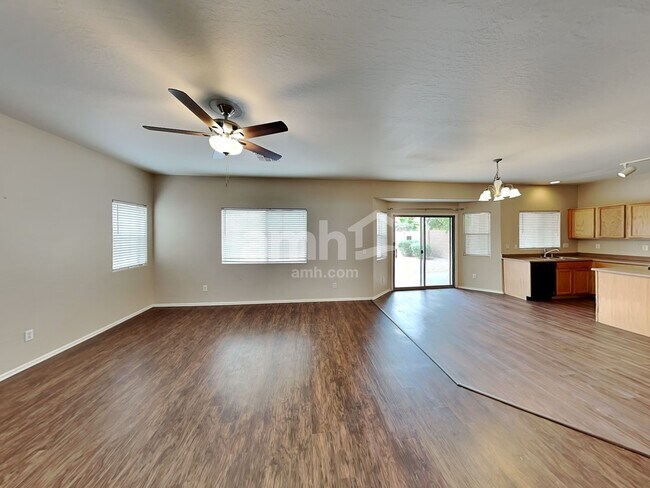 Photo - 1509 S 123rd Dr
