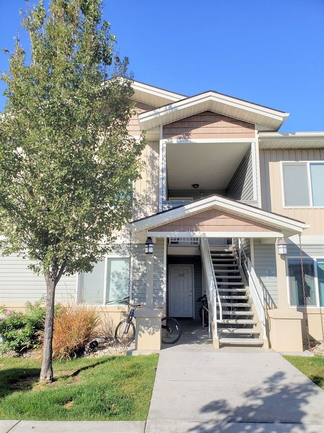 Building Photo - 1001 W Broadway Ave Unit C-204