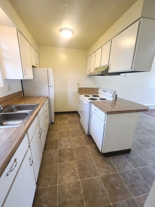 Photo - 2 bed 1 bath two-story townhome neat Whitewater Park in Boise! Unidad 915