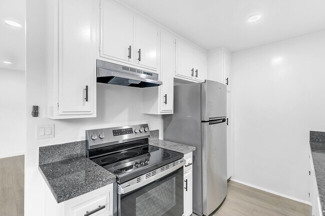 Photo - 10930 Palms Blvd